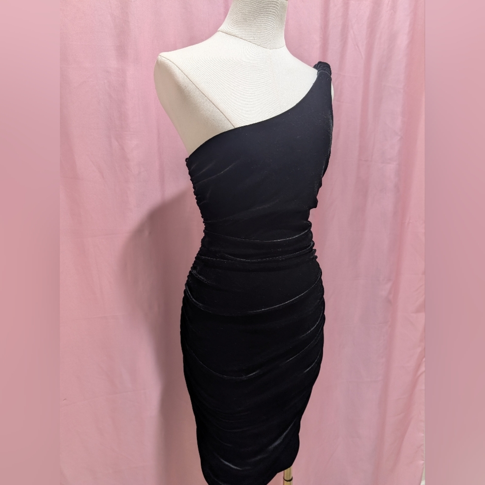 Ruby Rox Black Velvet One Shoulder Dress (Marked Medium; fits Small-Large)